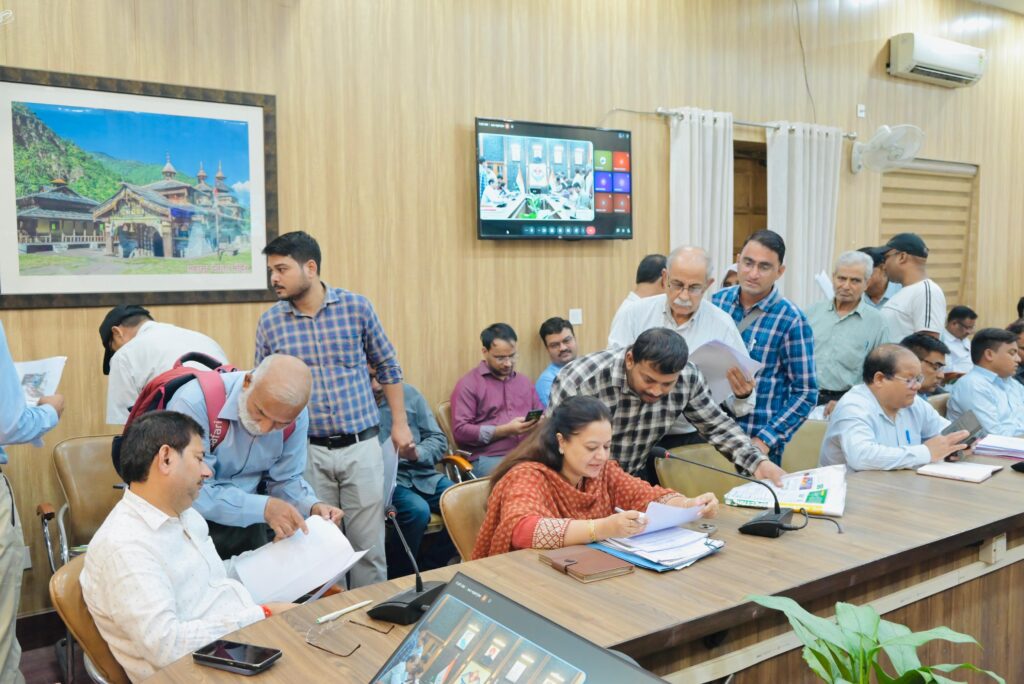 जनता की फरियाद पर प्रशासन सख्त, समाधान दिवस में 126 शिकायतें दर्ज